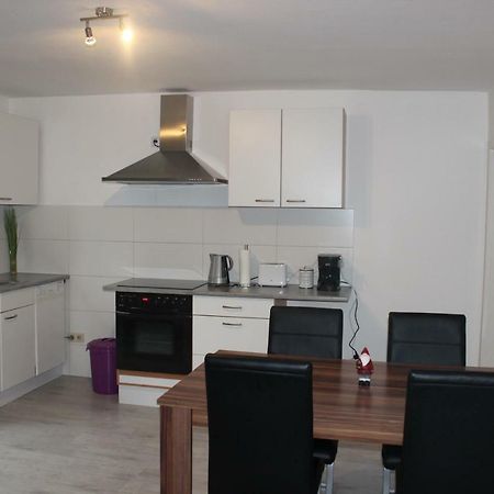Gut Gelegenes Appartment Mit Wifi, Parkplatz, Wama, Trockner Usw. 凯撒斯劳滕 外观 照片