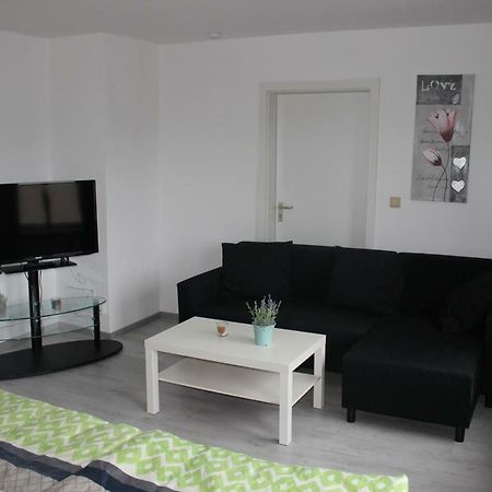 Gut Gelegenes Appartment Mit Wifi, Parkplatz, Wama, Trockner Usw. 凯撒斯劳滕 外观 照片